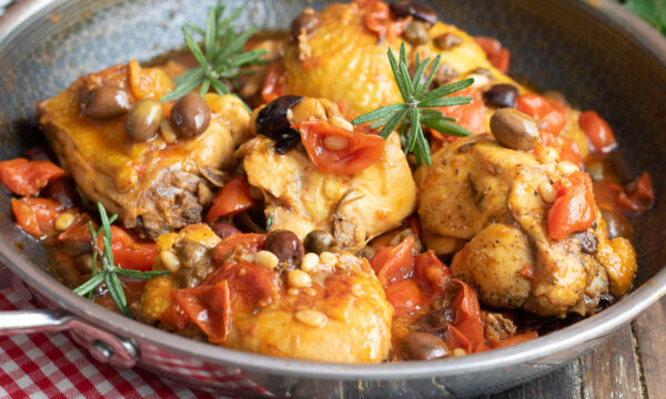 Pollo in padella alla mediterranea