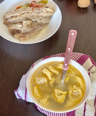 Brodo di carne ottimo per preparare gustosi primi piatti