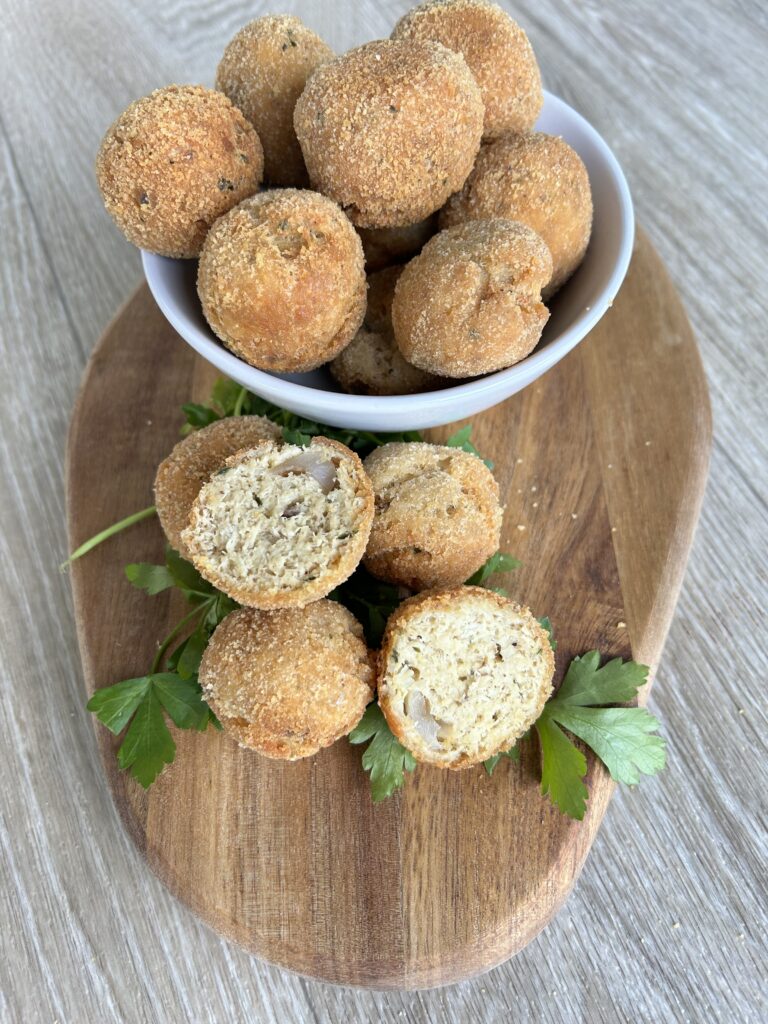 Polpette con la carne bollita per preparare il brodo