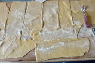 Tagliatelle o fettuccine in semola di grano duro preparate in casa