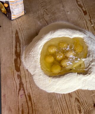Tagliatelle o fettuccine in semola di grano duro preparate in casa