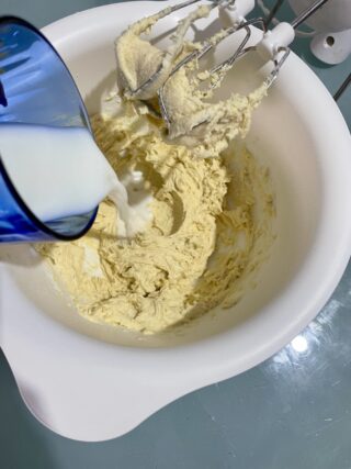 Impasto torta in friggitrice ad aria