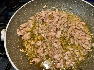 preparazione pasta al tonno in bianco