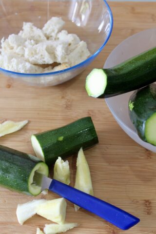 Preparazione zucchine ripiene