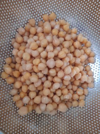 Preparazione hamburger di ceci