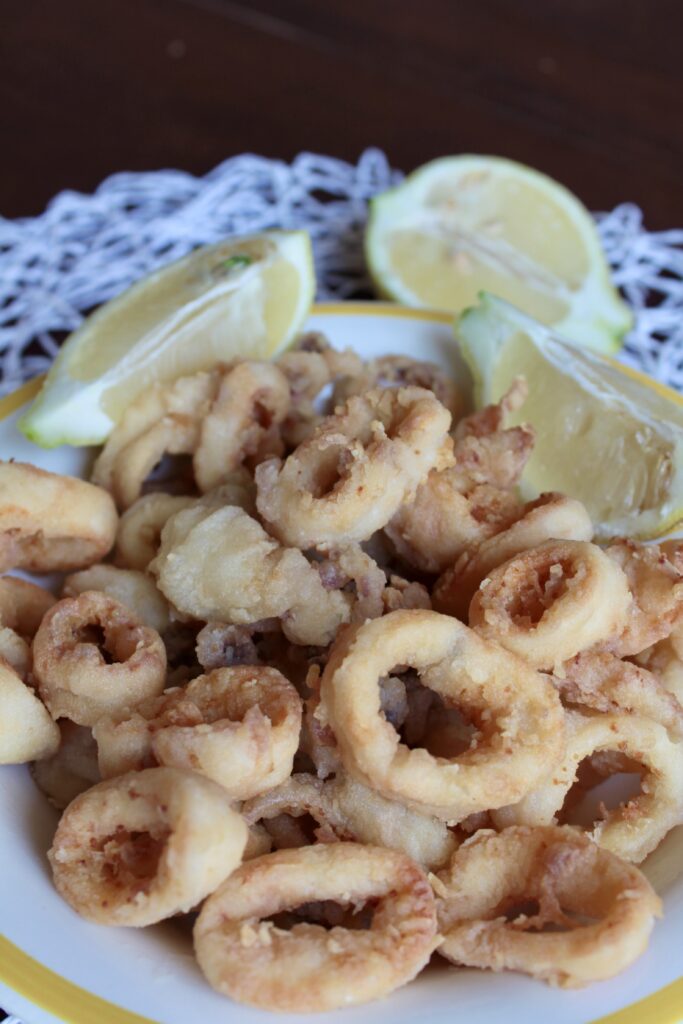 Calamari fritti dorati e croccanti