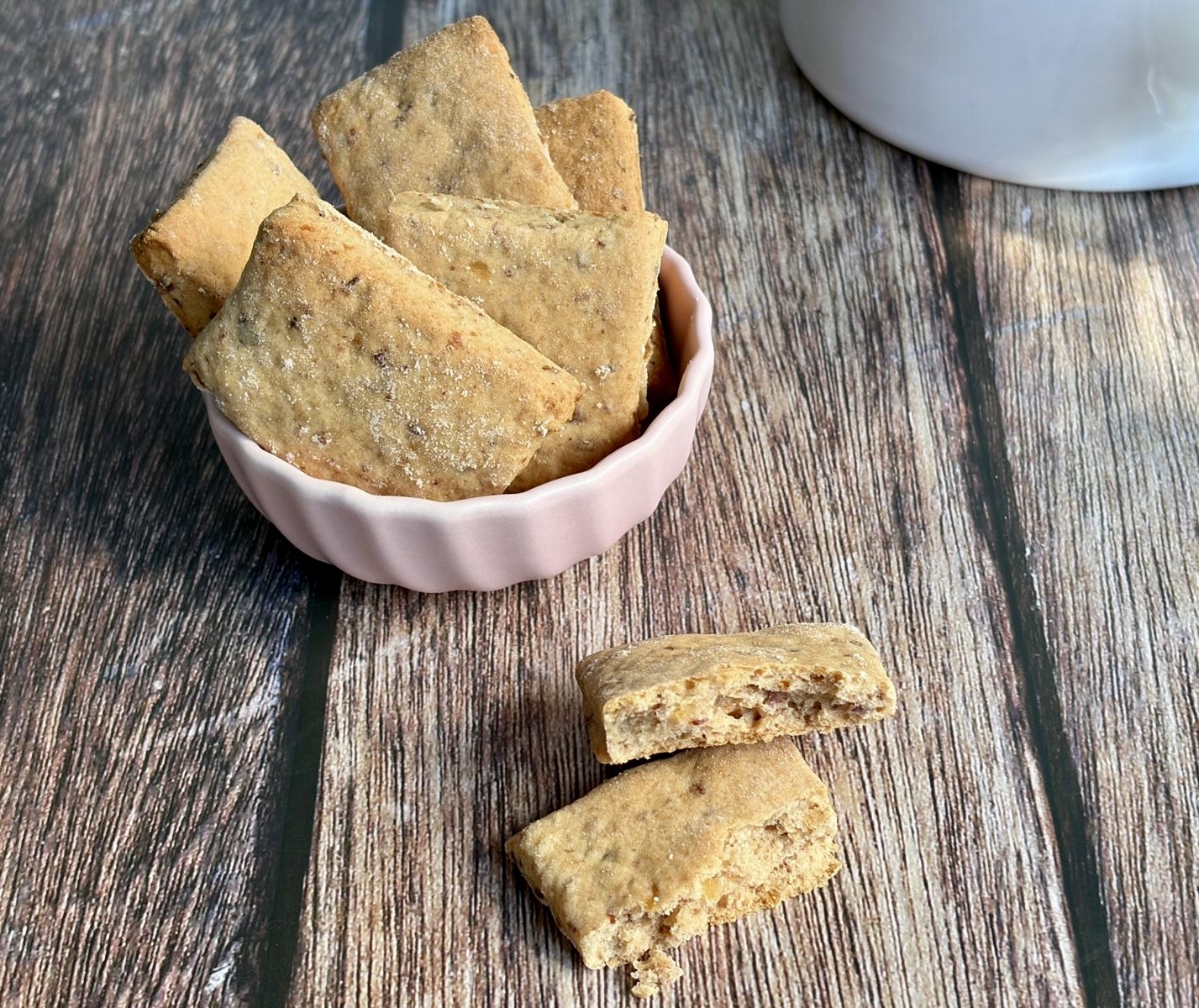 Biscotti con datteri frullati senza zucchero