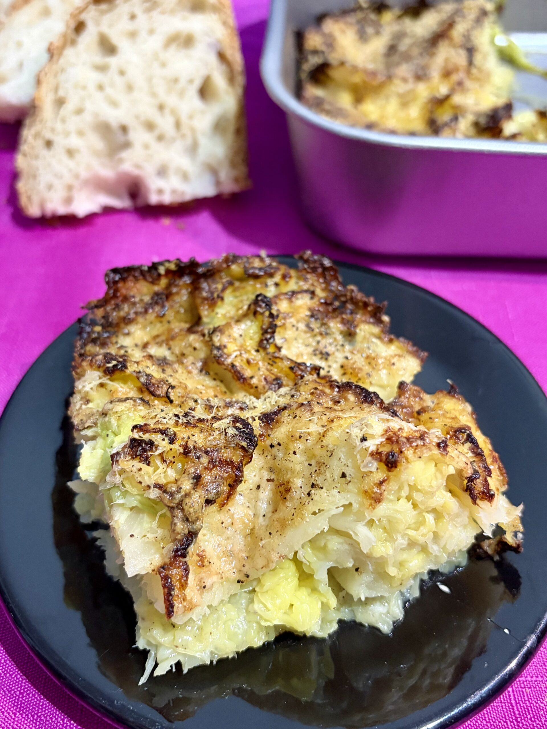 Verza croccante in friggitrice ad aria con crosticina dorata e formaggio gratinato
