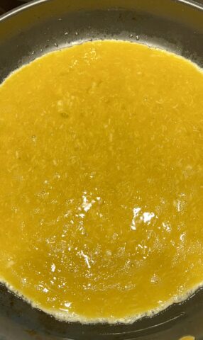 Cottura della frittata in padella antiaderente
