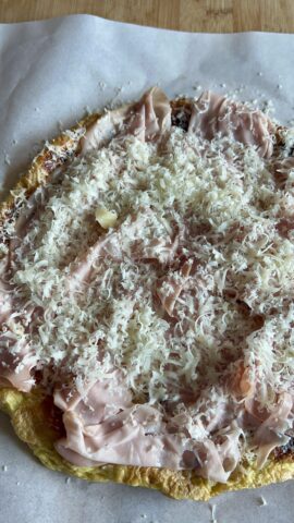 Frittata farcita con mortadella ed Edamer grattugiato