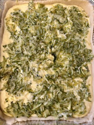 Zucchine saltate sulla crema di formaggio