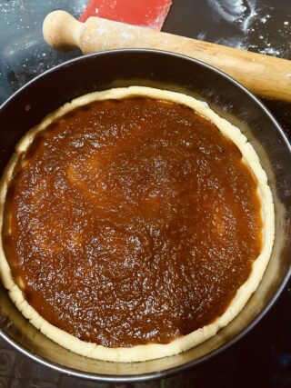 Base di pasta frolla con marmellata per la sbriciolata
