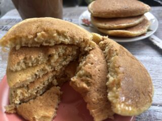 Pancake con residuo del latte d’avena, morbidi e soffici all’interno