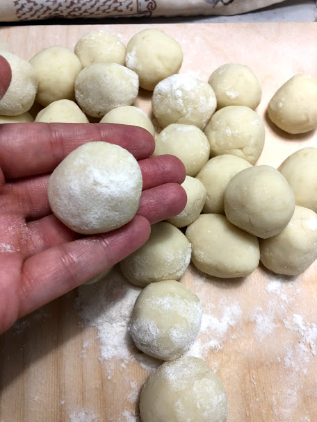 Gnocchi ripieni con speck e brie su fonduta di parmigiano - Paprika con ...