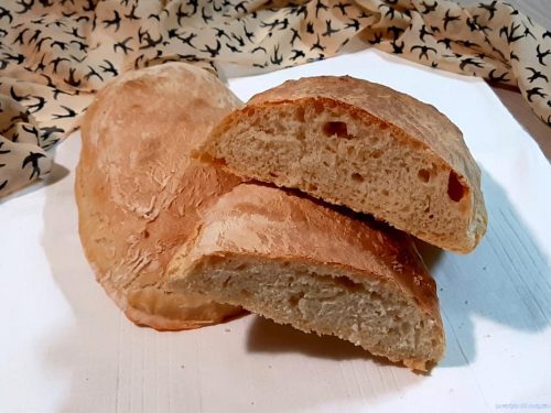 Ciabatta di pane casereccia