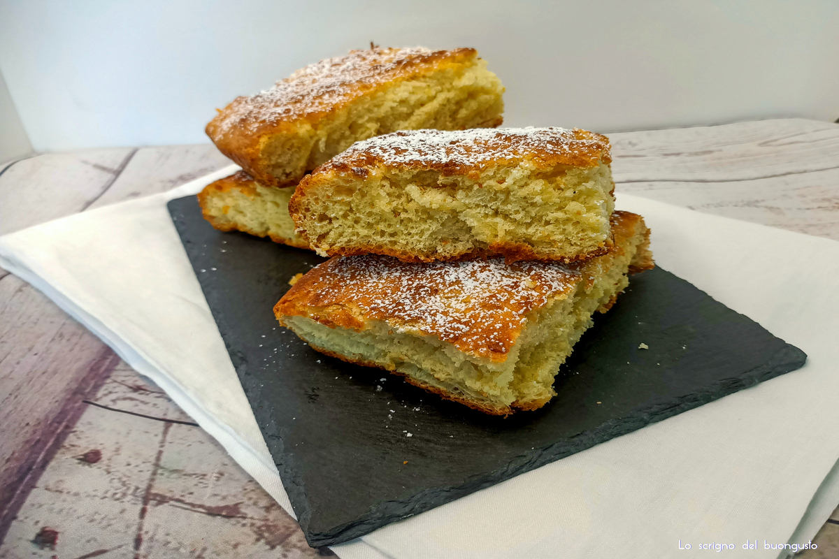 Focaccia dolce agrumata soffice