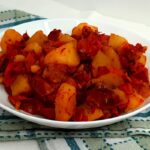 Patate e peperoncini in padella