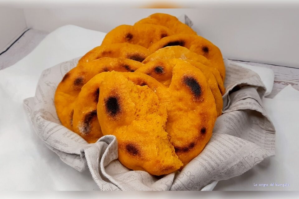 Focaccine alla zucca in padella