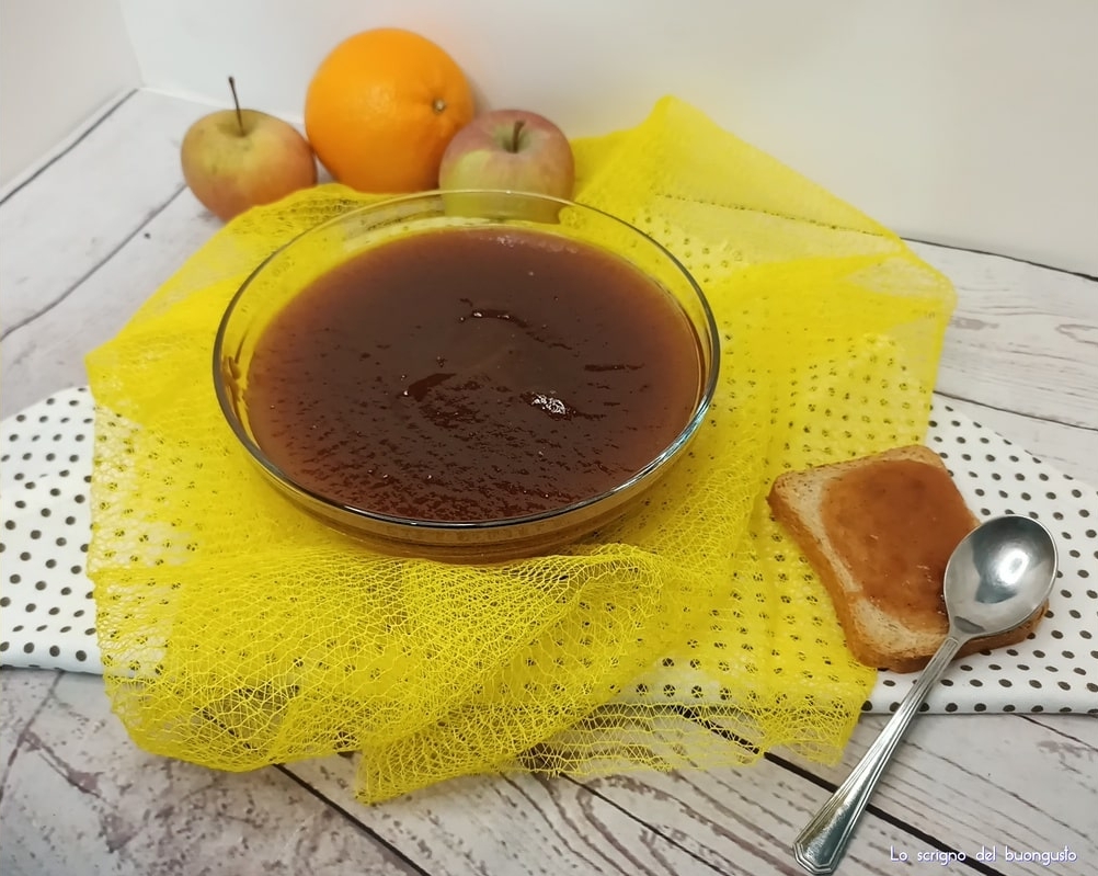 Marmellata succo di arance e mele