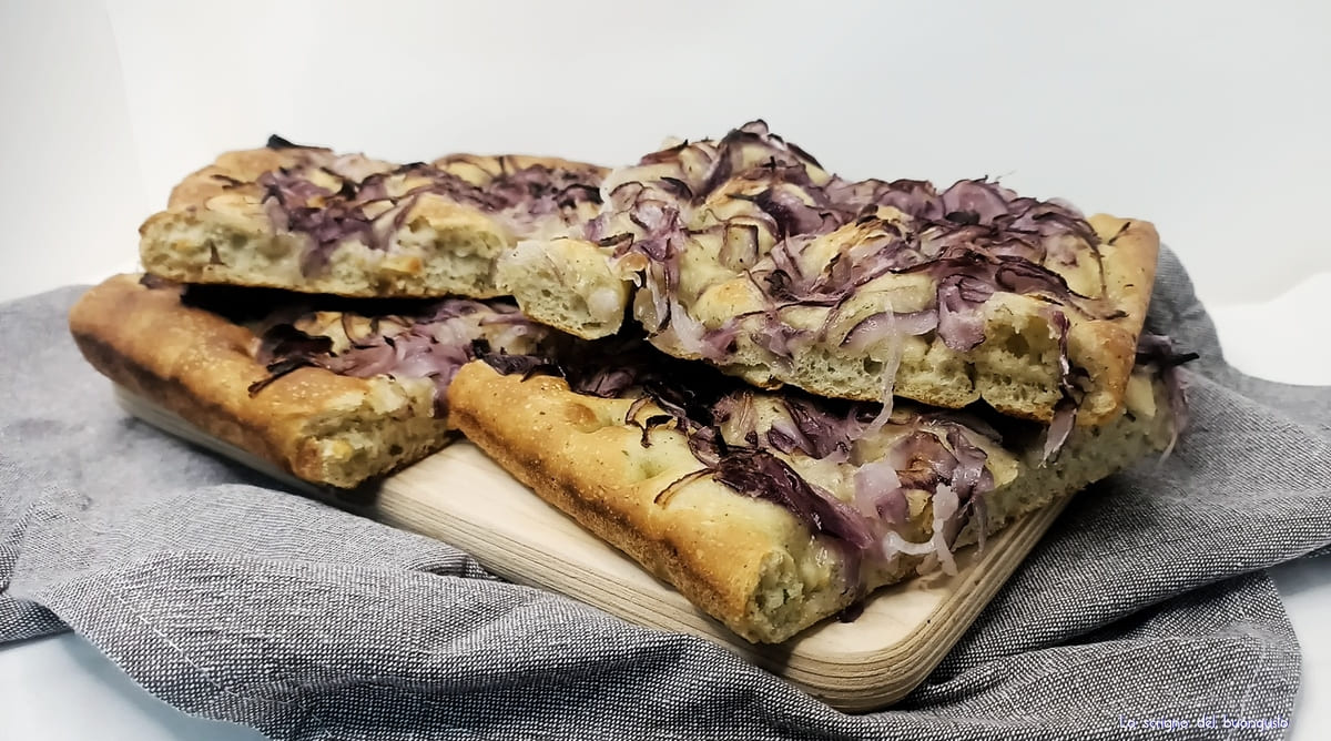 Focaccia soffice melanzane e cipolle