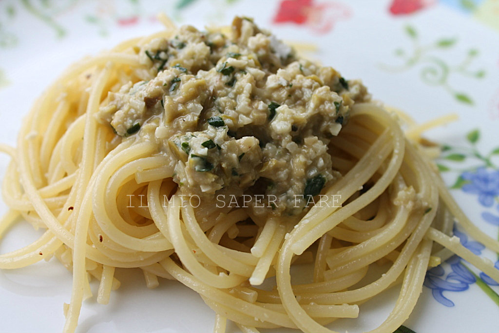 Pasta con pesto di acciughe e olive verdi | ricetta di Nigella blog il mio saper fare