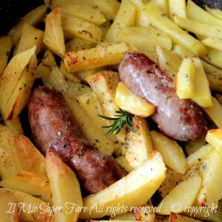 Salsiccia e patate in padella o in forno secondo piatto facile il mio saper fare