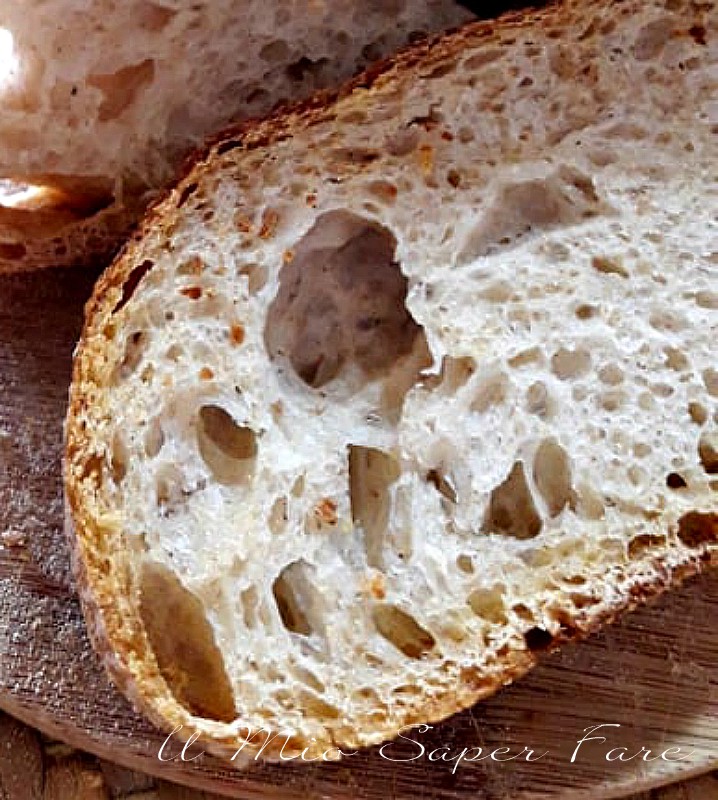Pane fatto in casa con autolisi e 2 g di lievito secco