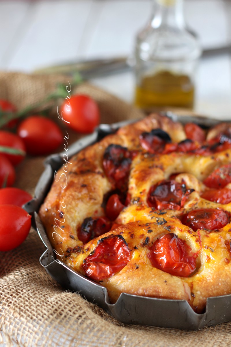 FOCACCIA PUGLIESE ricetta con LIEVITO secco e fresco