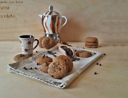 Biscotti caffè e gocce di cioccolato
