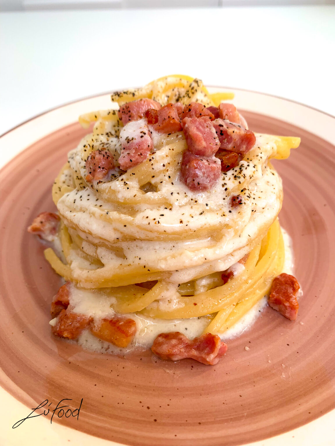 Spaghetti fonduta di parmigiano e pancetta croccante 𝐿𝓊𝐹𝑜𝑜𝒹