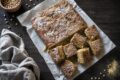 Quadrotti rustici di mais e pinoli