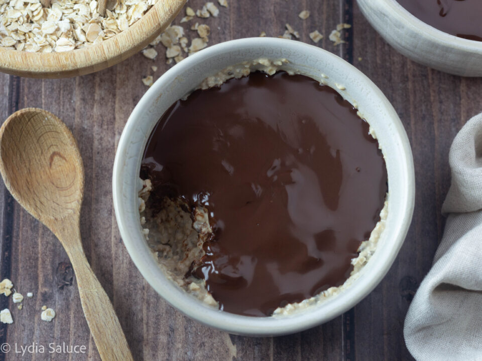 Overnight porridge allo yogurt e cioccolato