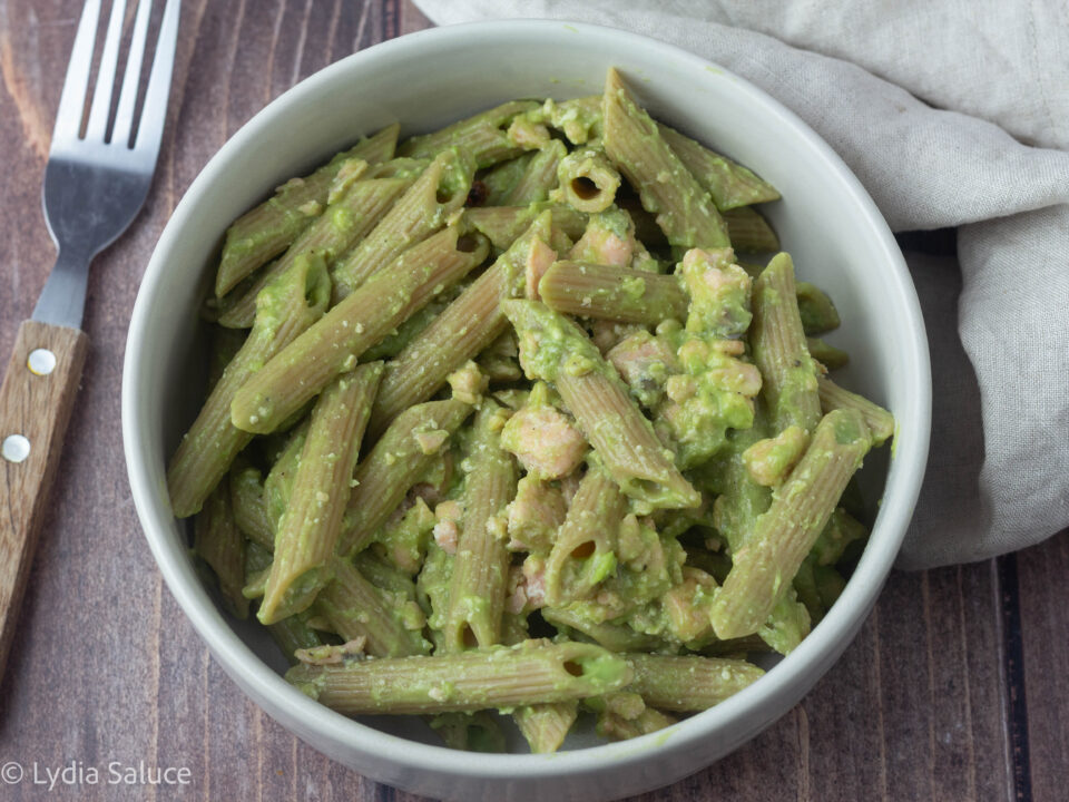 Pasta al salmone e avocado