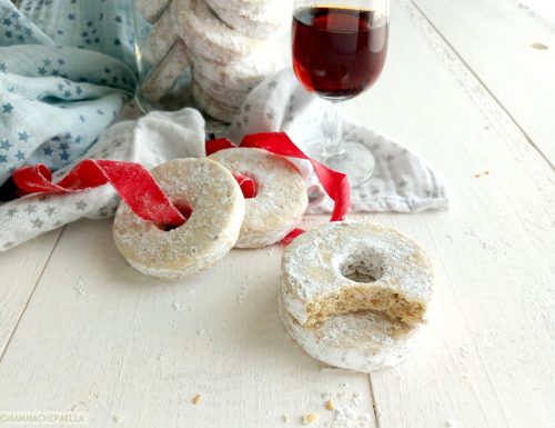 Roscos de vino, biscotti spagnoli con il buco tipici del Natale