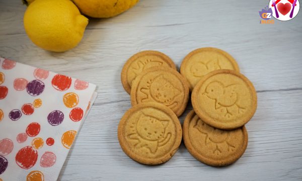 Biscotti stampati al limone
