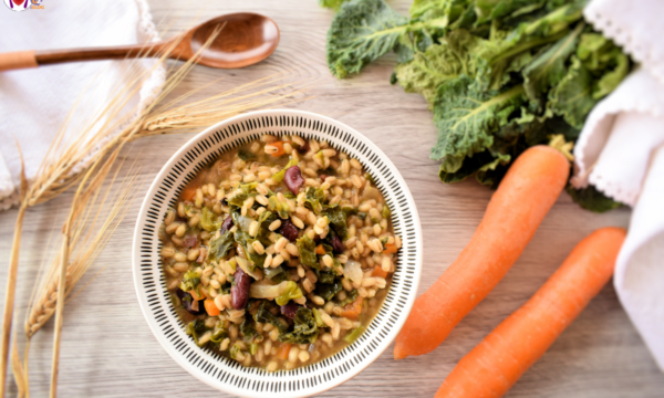 Zuppa di orzo e cavolo nero