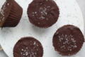 Dolcetti Cioccolato e Burro d' Arachidi Senza Cottura: Pronto in 10 Minuti