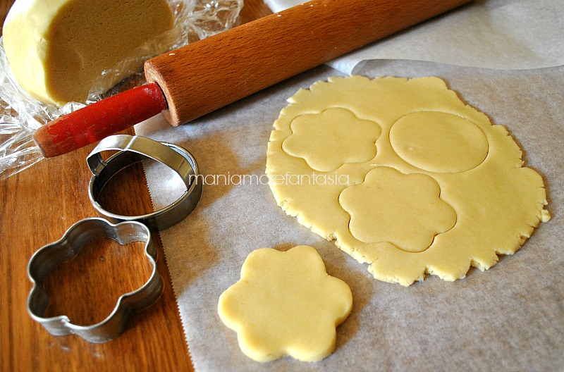 Pasta frolla perfetta per biscotti (e crostate) che mantengono la