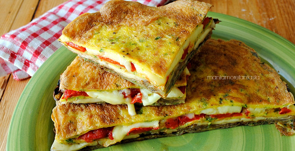 TORTA DI FRITTATA A STRATI ripiena di melanzane e peperoni ...