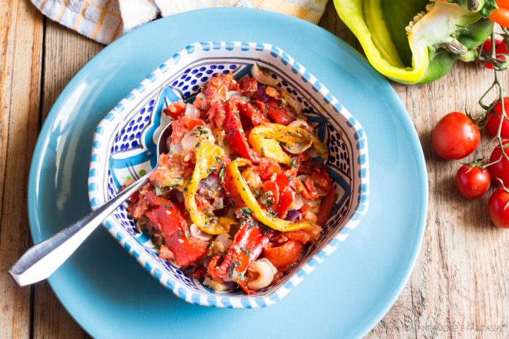 CONTORNO DI PEPERONI CIPOLLE E POMODORI-3026 contorno di peperoni e cipolle