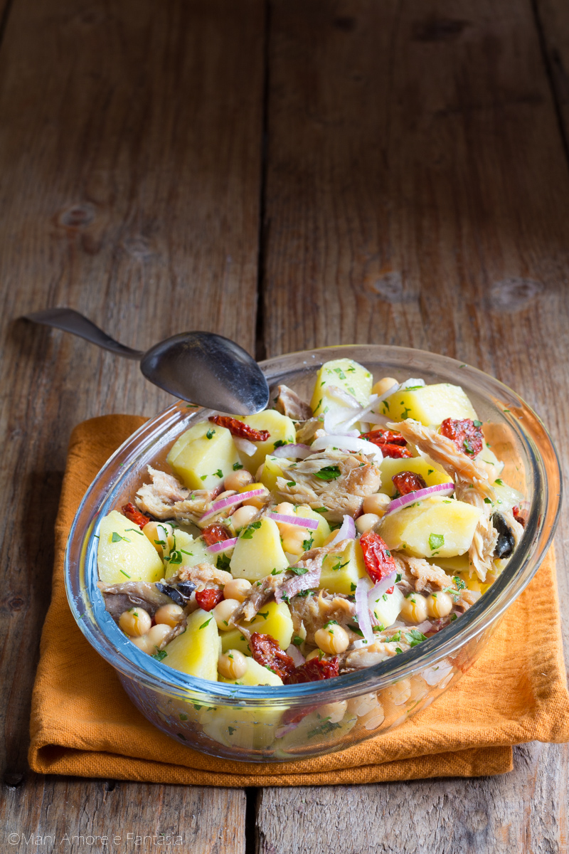 insalata di patate ceci e sgombro