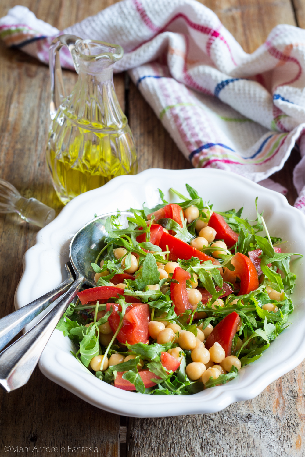 insalata di ceci rucola e pomodori