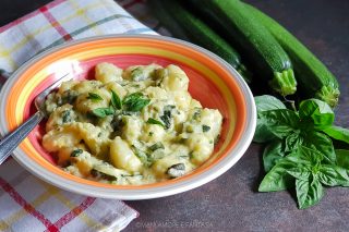 pasta con zucchine mascarpone e gorgonzola