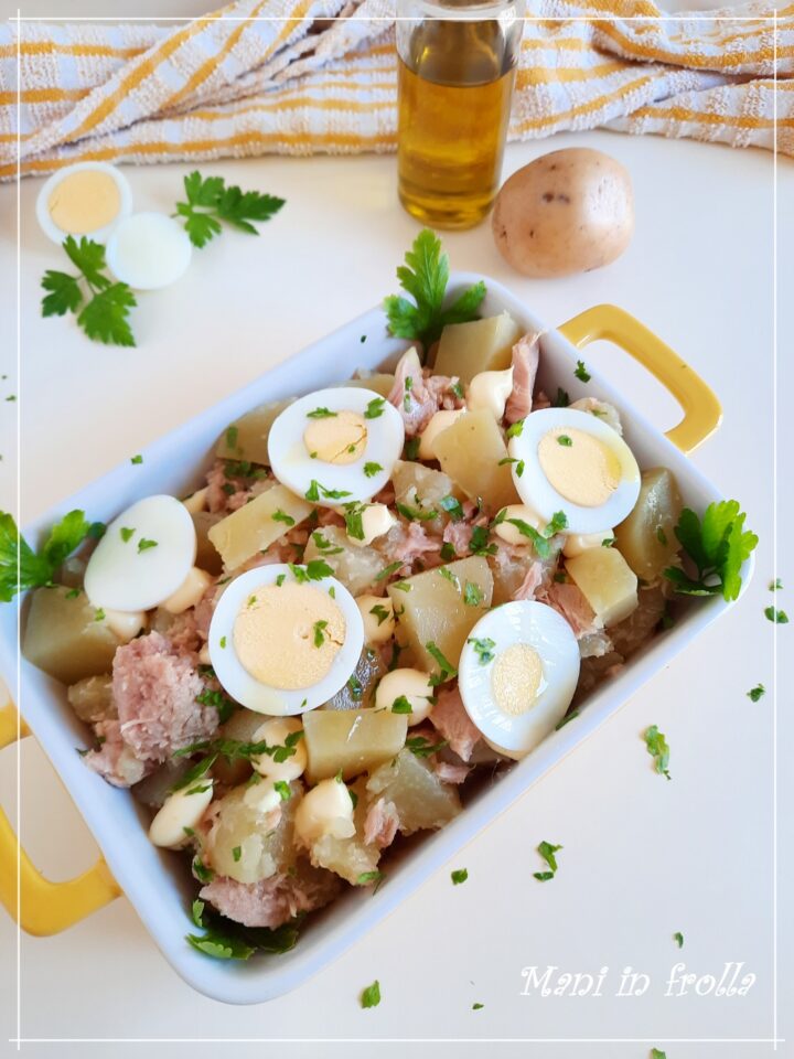 Insalata di patate con tonno e uova sode