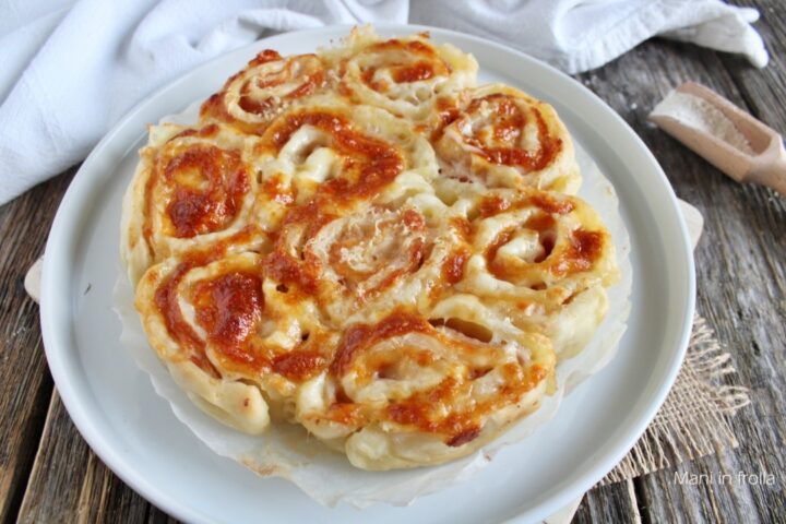 Girelle di pasta per Pizza con Prosciutto e Formaggio