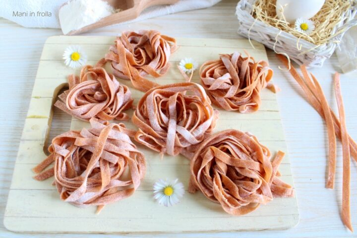 Tagliatelle con concentrato di pomodoro