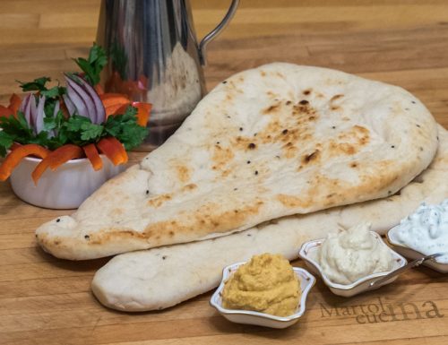 Naan, pane indiano cotto in padella