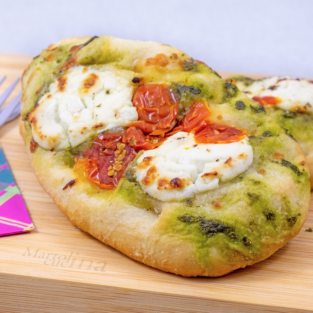 Pizzette ricotta pomodori pesto