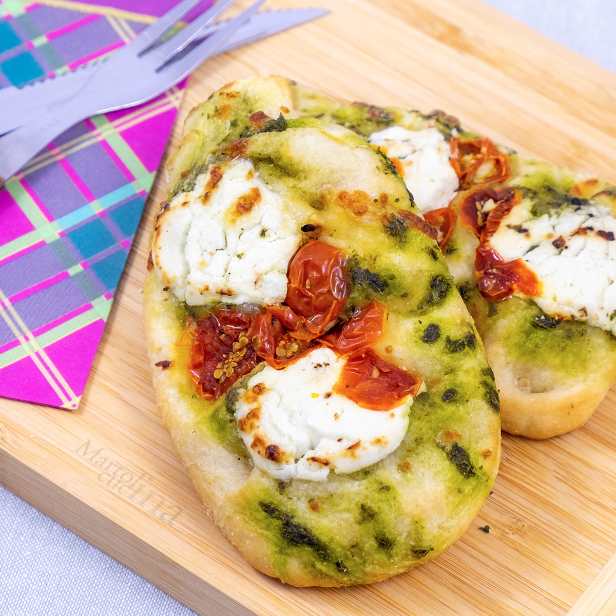 Pizzette ricotta pomodori pesto