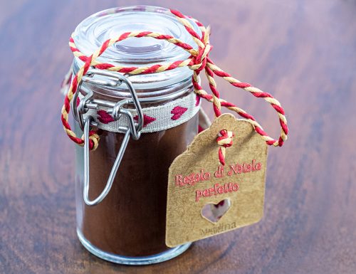 Regalo di Natale perfetto: preparato per tortino al cioccolato con cuore fondente
